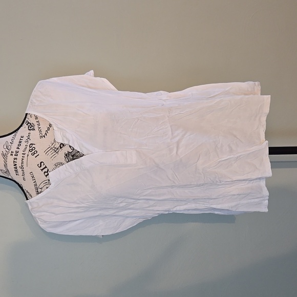 Nine West V-neck Tee - Picture 1 of 5